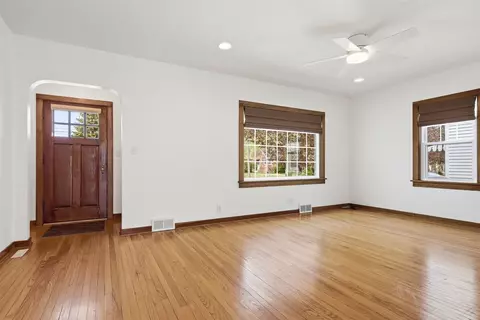 Living - 516 Mcgregor St, Bloomington, IL 61701 photo 3 of 3