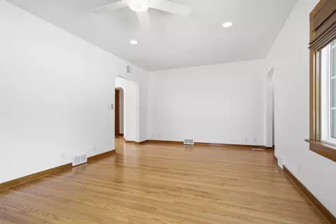 Living - 516 Mcgregor St, Bloomington, IL 61701 photo 2 of 3