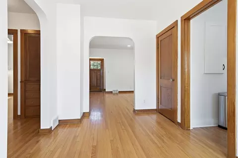 Entry Way - 516 Mcgregor St, Bloomington, IL 61701 photo 2 of 2