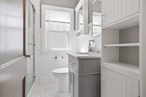 Bath - 516 Mcgregor St, Bloomington, IL 61701 photo 1 of 2