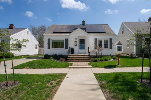 516 Mcgregor St, Bloomington, IL 61701