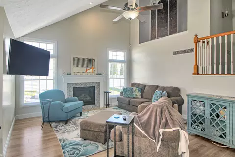 Living - 728 Kristin Dr, Normal, IL 61761 photo 1 of 3