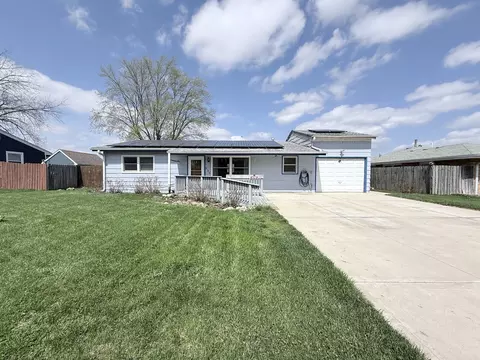 34 W836 N James Dr, Saint Charles, IL 60174