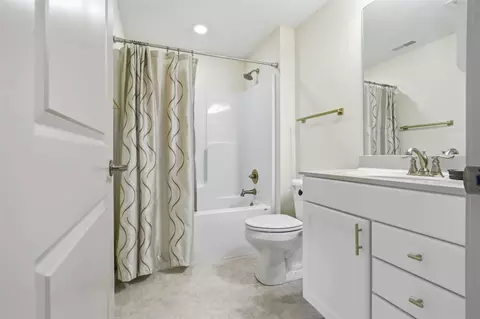 Bath - 171 Eugene Dr, Normal, IL 61761 photo 3 of 3