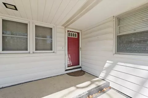 Exterior - 1423 Rose Dr, Champaign, IL 61821 photo 3 of 6