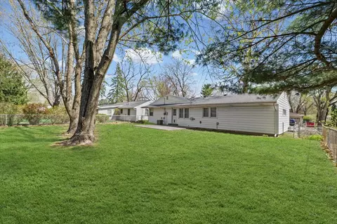 Exterior - 1423 Rose Dr, Champaign, IL 61821 photo 5 of 6