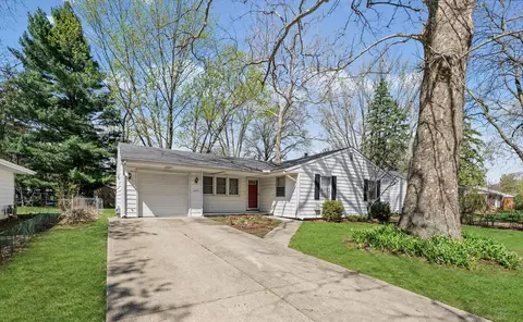 1423 Rose Dr, Champaign, IL 61821