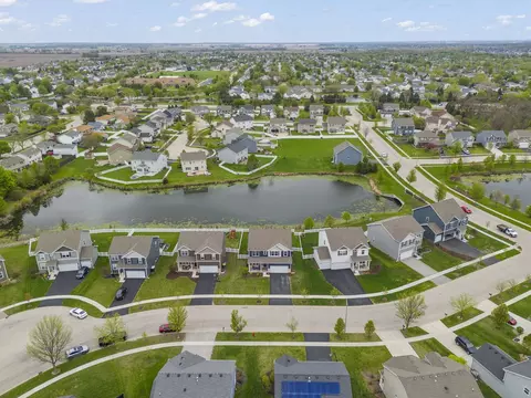 View/Area - 2219 Daly Ln, Plainfield, IL 60586 photo 3 of 10