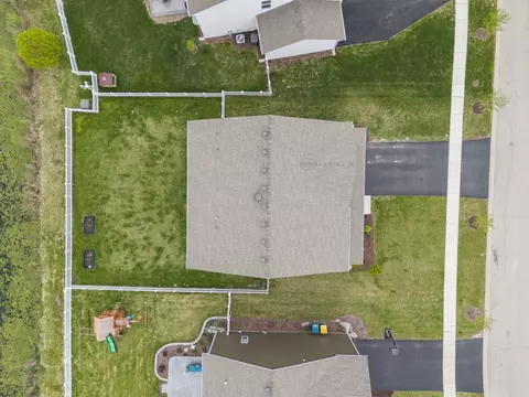 View/Area - 2219 Daly Ln, Plainfield, IL 60586 photo 2 of 10