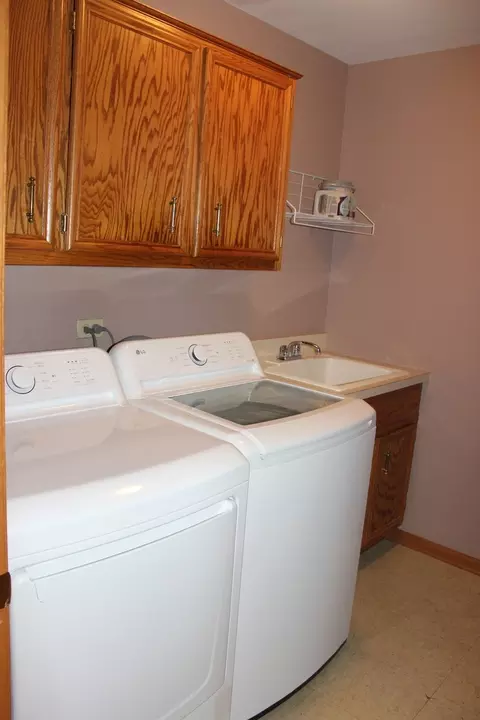 Other - 4943 E Circle Dr #305, Crestwood, IL 60418 photo 2 of 6