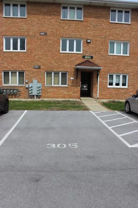 Exterior - 4943 E Circle Dr #305, Crestwood, IL 60418 photo 7 of 9