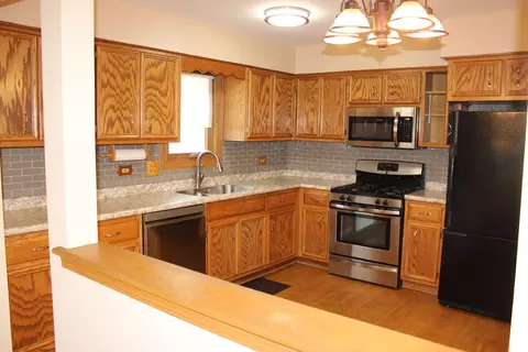 Kitchen - 4943 E Circle Dr #305, Crestwood, IL 60418 photo 1 of 6