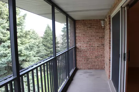Exterior - 4943 E Circle Dr #305, Crestwood, IL 60418 photo 5 of 9