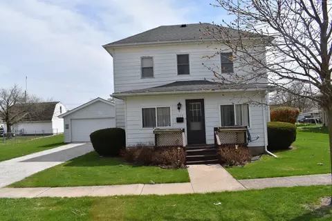 208 S Jefferson St, Flanagan, IL 61740