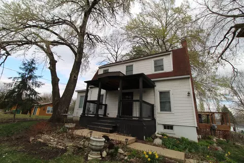 111 Manor Ave, Fox Lake, IL 60020