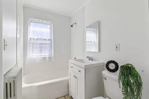 Bath - 3908 W Kane Ave, Mchenry, IL 60050 photo 1 of 3