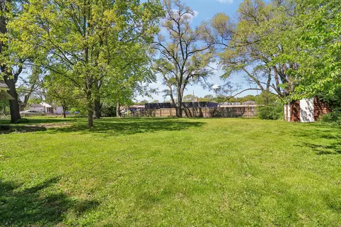 Exterior - 3908 W Kane Ave, Mchenry, IL 60050 photo 10 of 17