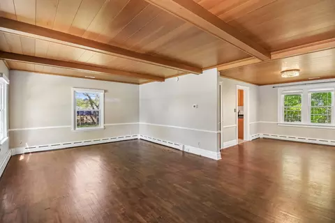 Living - 3908 W Kane Ave, Mchenry, IL 60050 photo 2 of 3