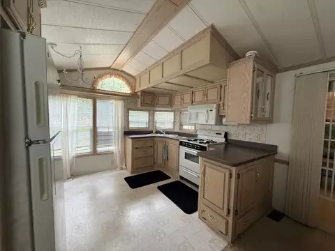 3-93 Woodhaven Lks, Sublette, IL 61367 photo 10