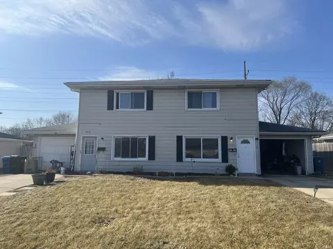 1060 N 1062 N Highland Ave, Aurora, IL 60506