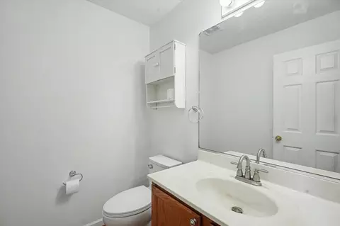 Bath - 505 E Tomaras Ave, Savoy, IL 61874 photo 4 of 4