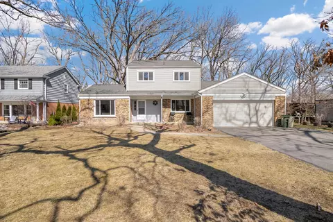 104 E Louis Ave, Lake Forest, IL 60045