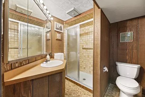 Bath - 1129 Osterman Ave, Deerfield, IL 60015 photo 2 of 2