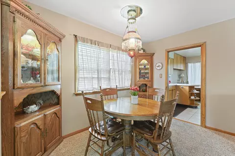 Dining - 1129 Osterman Ave, Deerfield, IL 60015 photo 1 of 1