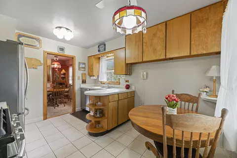 Kitchen - 1129 Osterman Ave, Deerfield, IL 60015 photo 3 of 3