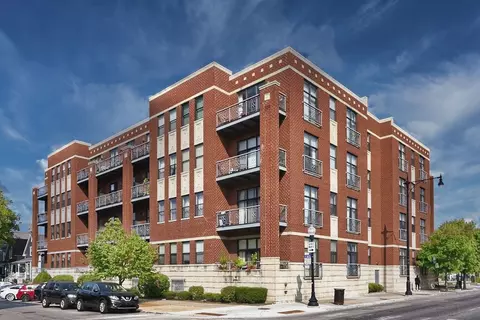 4011 N Francisco Ave #101, Chicago, IL 60618