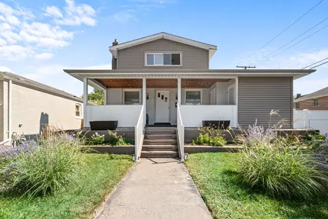 4333 Blanchan Ave, Brookfield, IL 60513