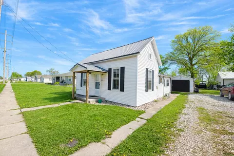 308 W Washington St W, Farina, IL 62838