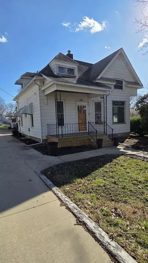 907 W 2nd St, Rock Falls, IL 61071