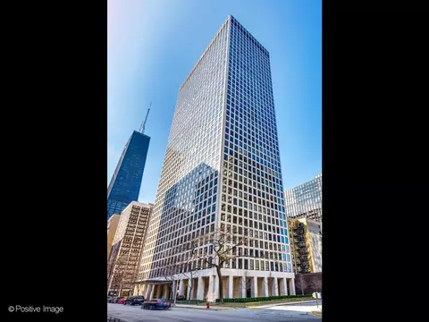 260 E Chestnut St #2507, Chicago, IL 60611