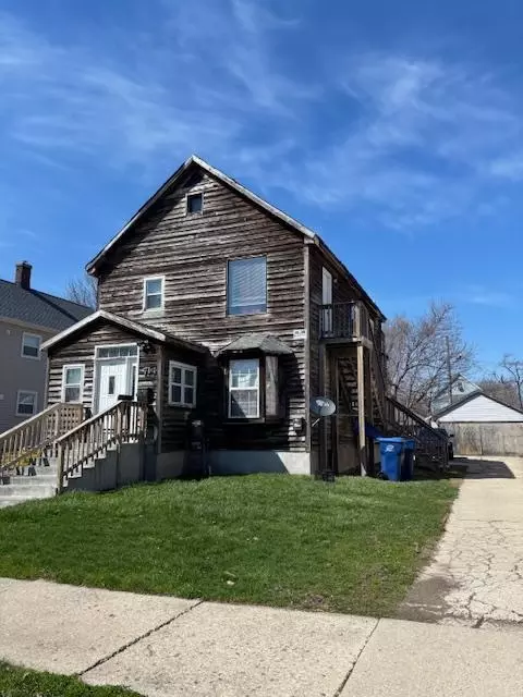 714 Cummings Ave, Waukegan, IL 60085