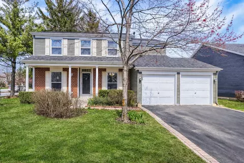 305 N Fiore Pkwy, Vernon Hills, IL 60061