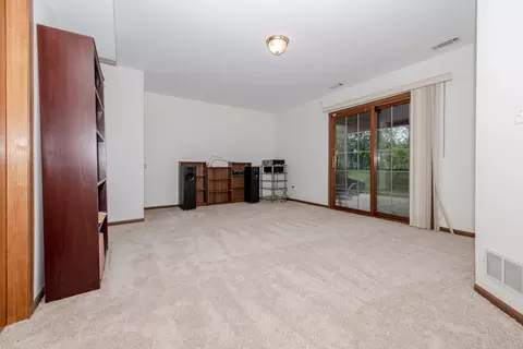 Living - 23127 Judith Ct, Plainfield, IL 60586 photo 6 of 6