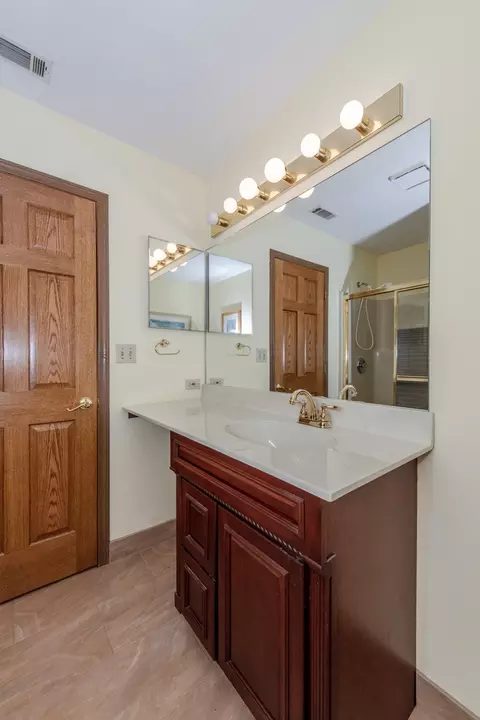 Bath - 23127 Judith Ct, Plainfield, IL 60586 photo 3 of 4