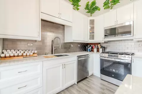 Kitchen - 23127 Judith Ct, Plainfield, IL 60586 photo 1 of 5