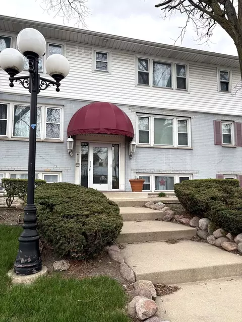 9507 Kelvin Ln #2331, Schiller Park, IL 60176