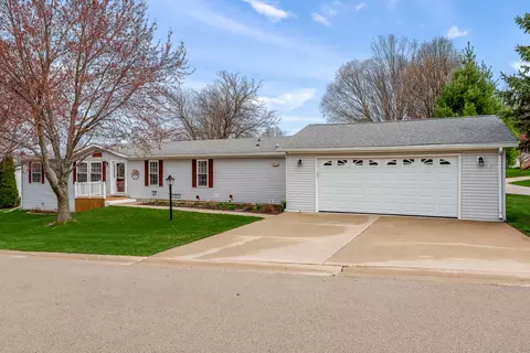 8401 Tamarack Dr, Machesney Park, IL 61115
