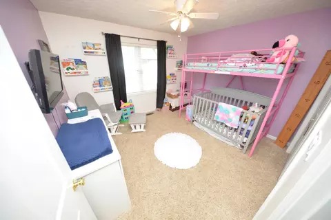 Bedroom - 401 E Beacon Ct, Mount Vernon, IL 62864 photo 3 of 4