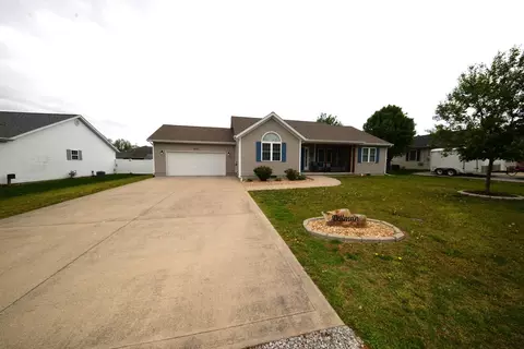 Other - 401 E Beacon Ct, Mount Vernon, IL 62864 photo 2 of 9