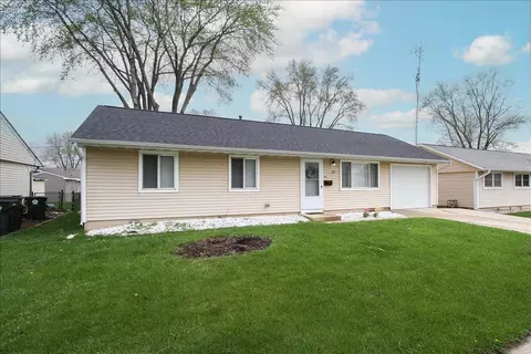 814 Oriole Dr, Streamwood, IL 60107