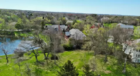 57 Hillburn Ln, North Barrington, IL 60010