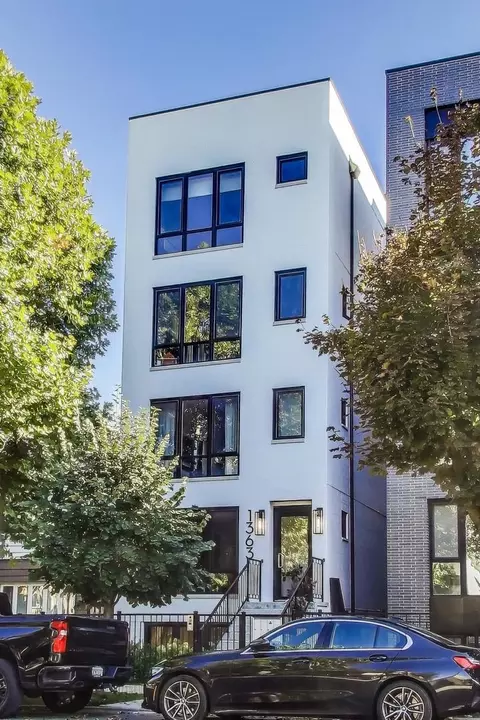 1363 W Hubbard St #1, Chicago, IL 60642