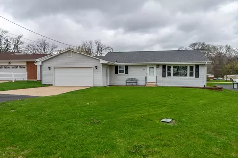 406 Williams Dr, Oregon, IL 61061