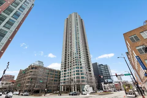 400 N La Salle Dr #2808, Chicago, IL 60654