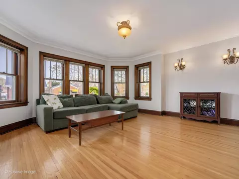 Living - 3716 Euclid Ave, Berwyn, IL 60402 photo 2 of 4
