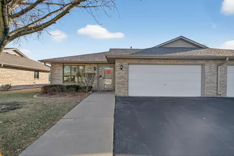 2700 Eagle Dr #2700, Joliet, IL 60436